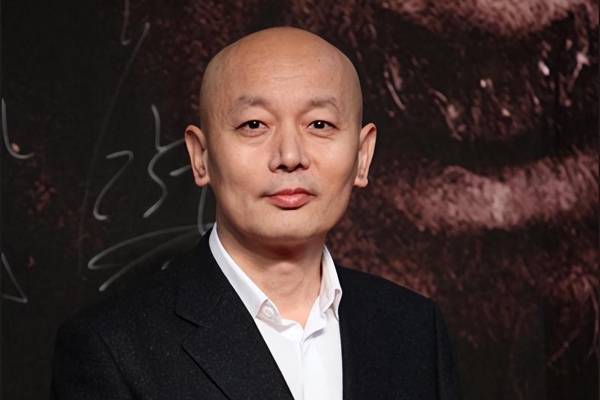 妹妹远在美国，父母也已离世，如今67岁无儿无女的葛优如何了？